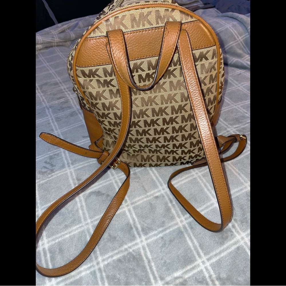 Michael Kors Abbey Medium Signature Stripe Backpack Gem